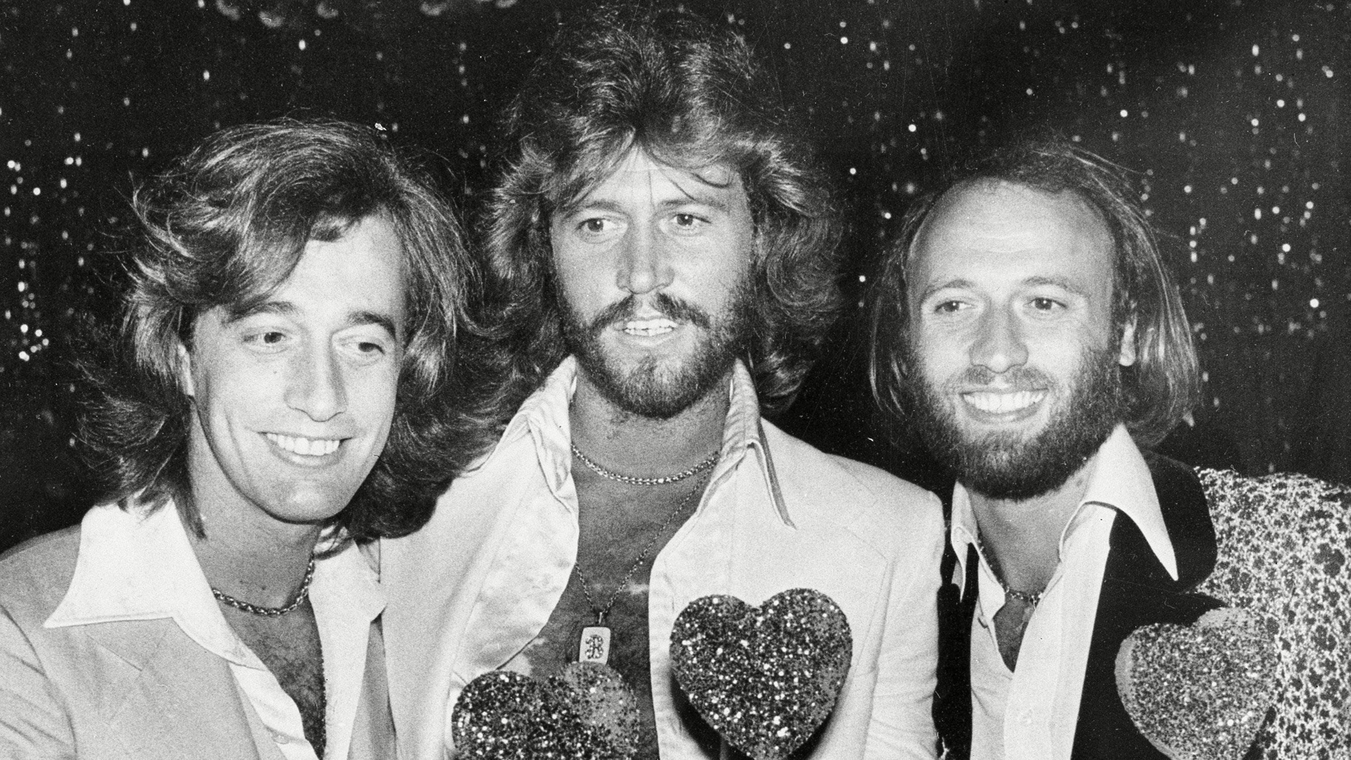 Foto de THE BEE GEES: HOW CAN YOU MEND A BROKEN HEART