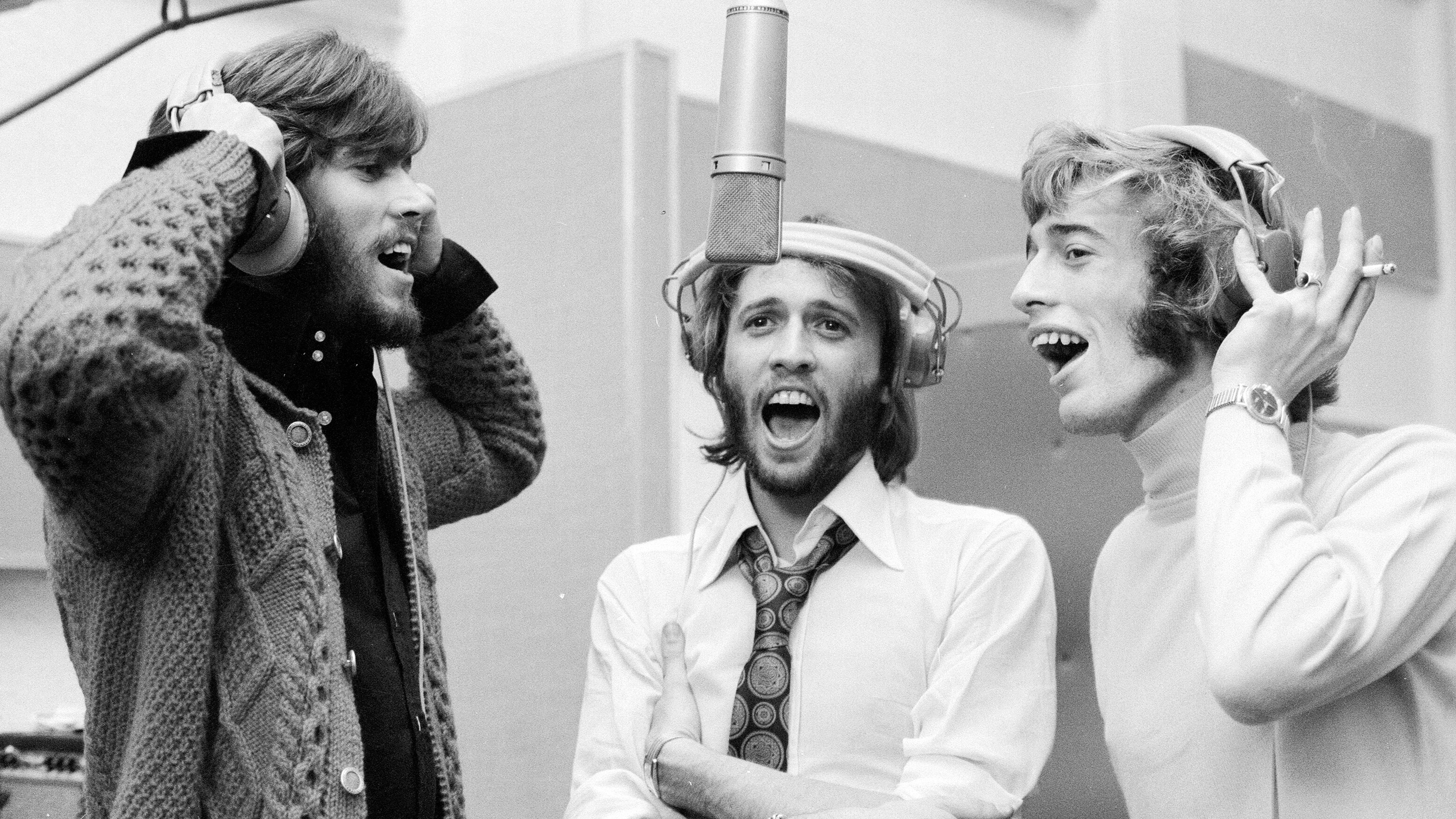Foto de THE BEE GEES: HOW CAN YOU MEND A BROKEN HEART