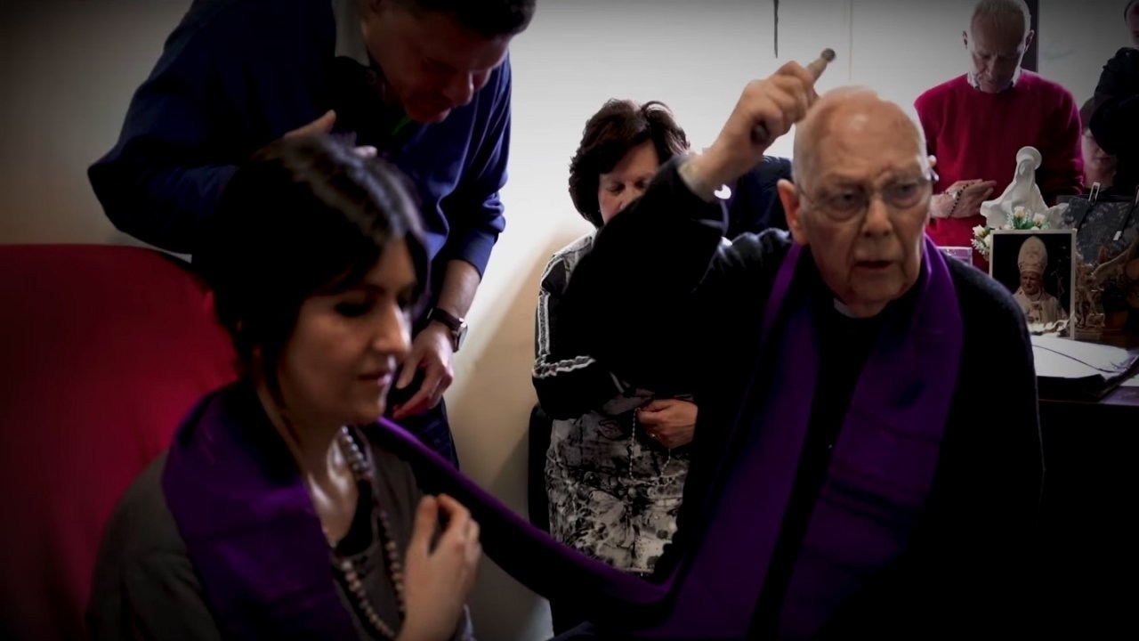 Foto de THE DEVIL AND FATHER AMORTH