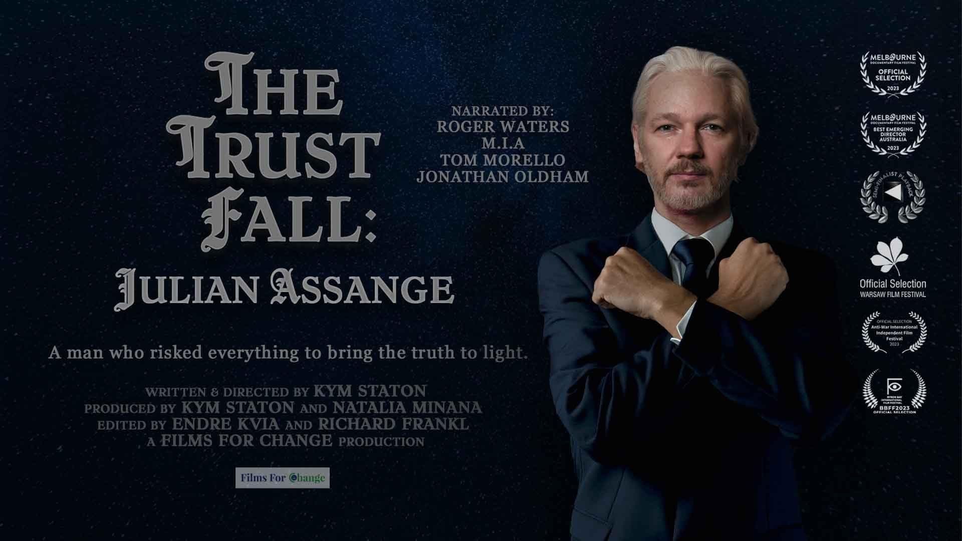 Foto de THE TRUST FALL: JULIAN ASSANGE