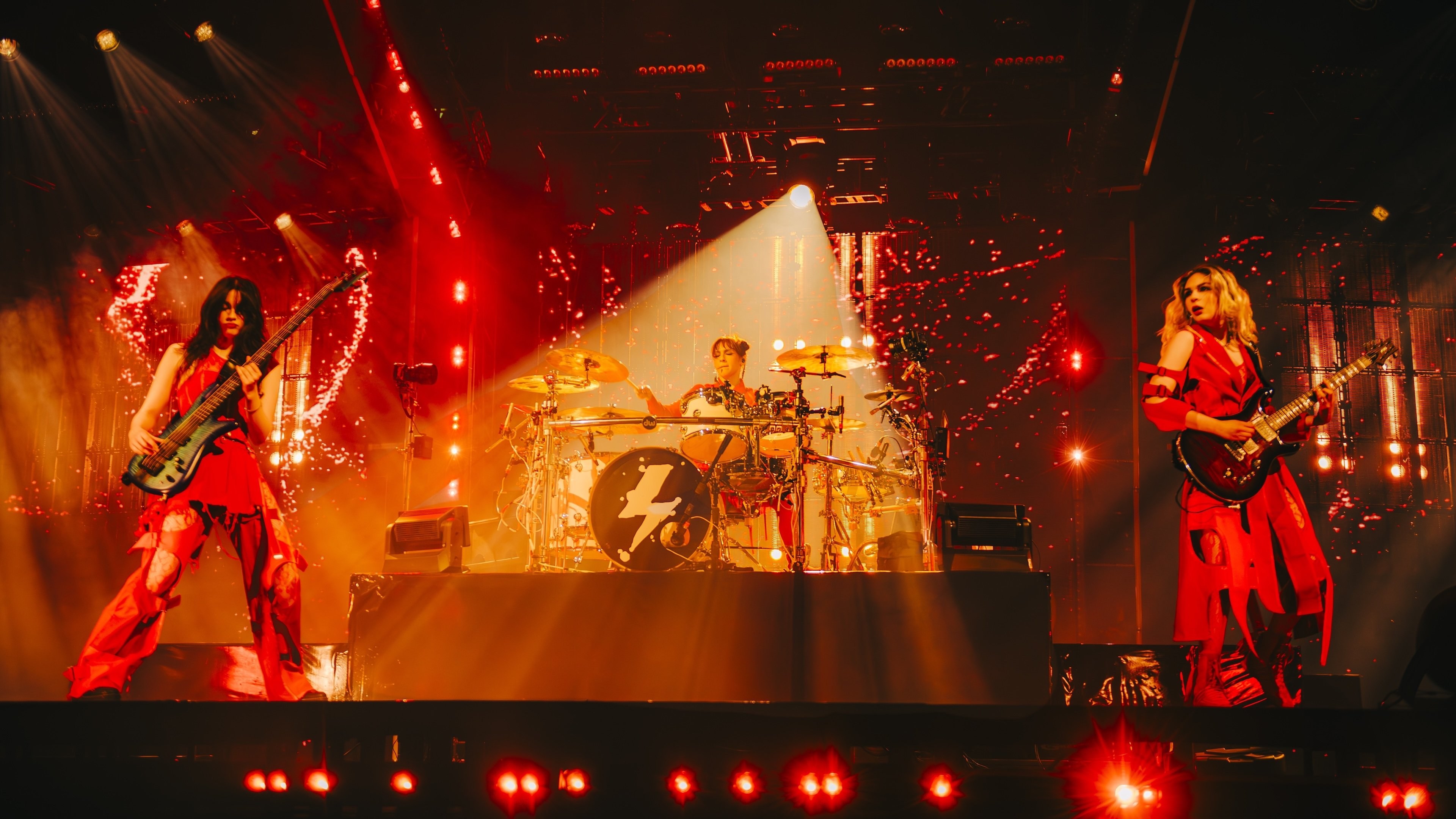 Foto de THE WARNING LIVE FROM AUDITORIO NACIONAL, CDMX