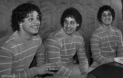 Foto de TRES IDÉNTICOS DESCONOCIDOS
