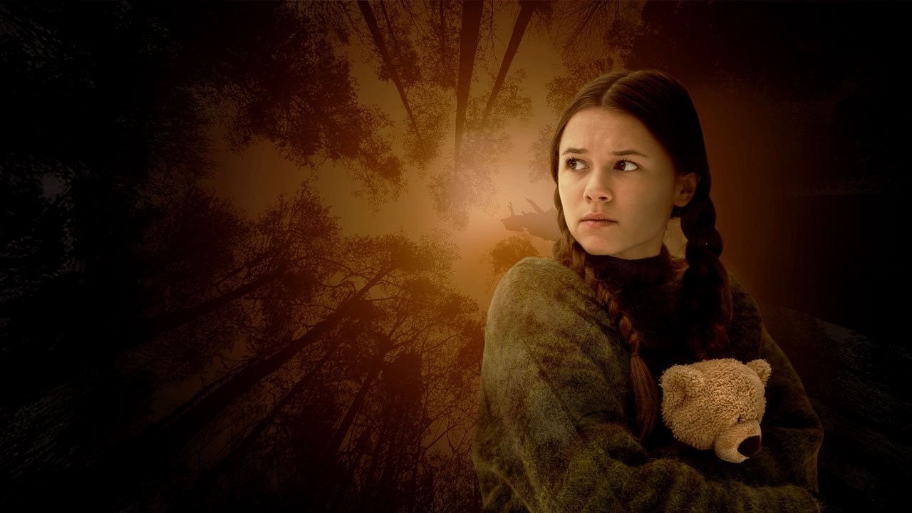 Foto de LITTLE GIRL IN THE WOODS