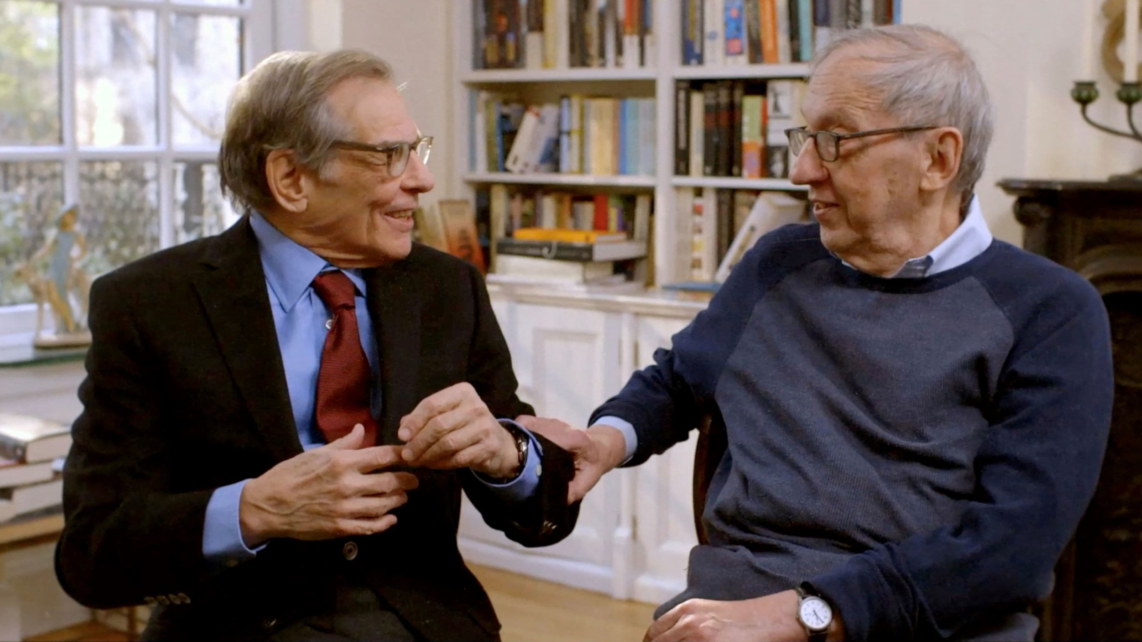 Foto de TURN EVERY PAGE - THE ADVENTURES OF ROBERT CARO AND ROBERT GOTTLIEB