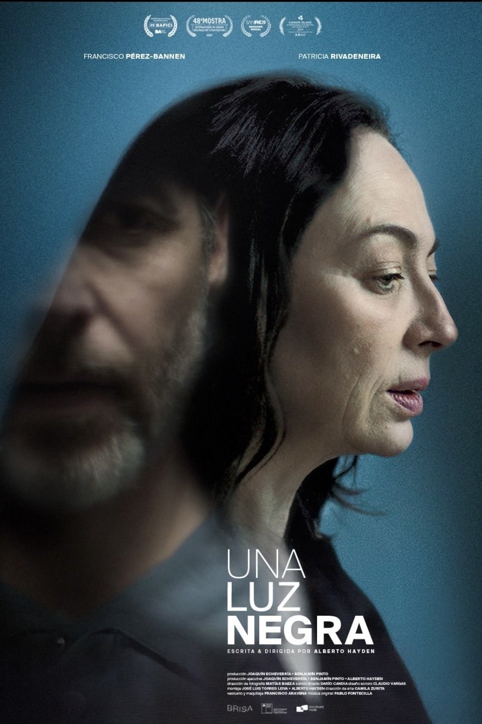 Poster de UNA LUZ NEGRA