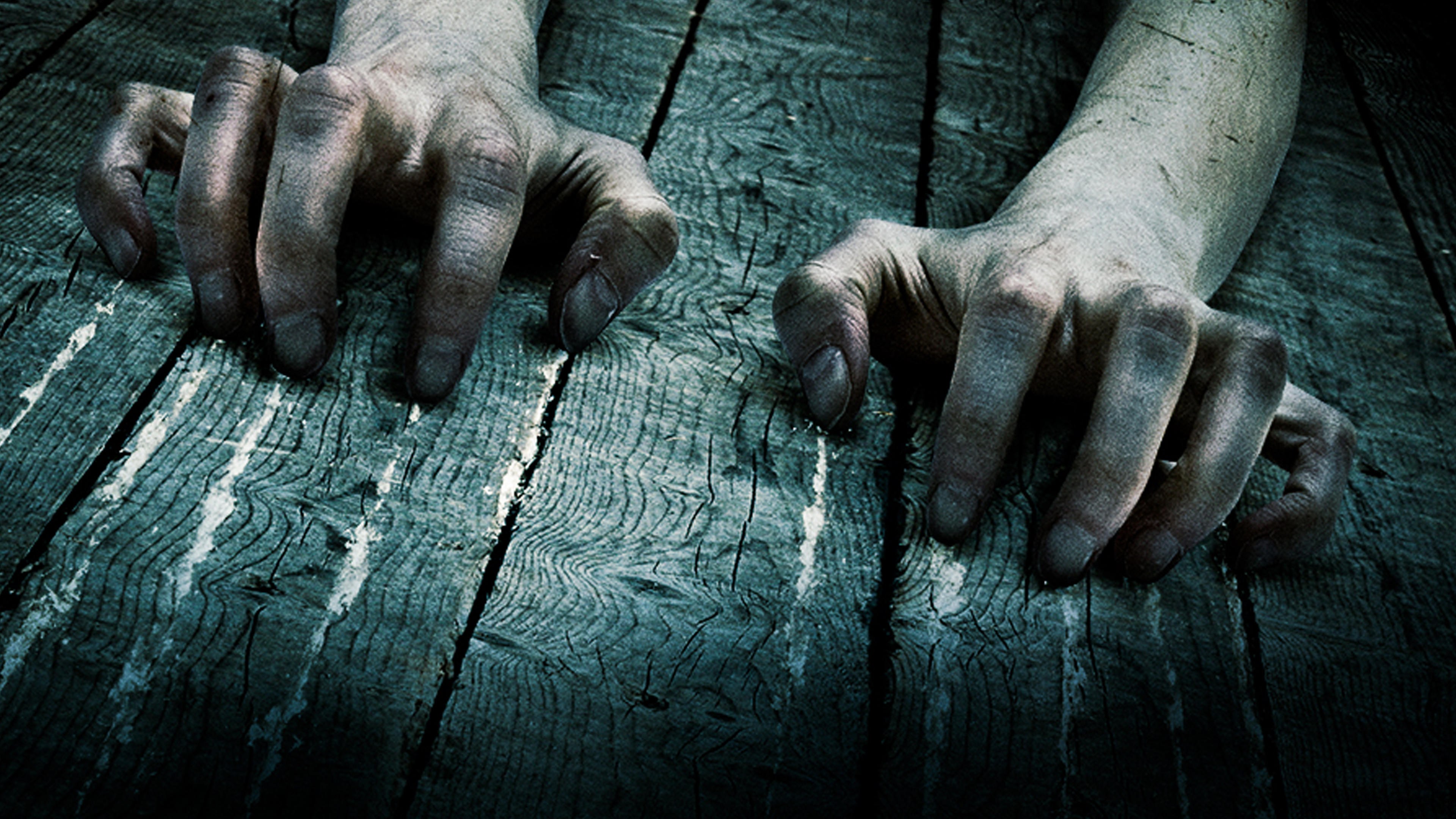 Foto de UNDER THE BED