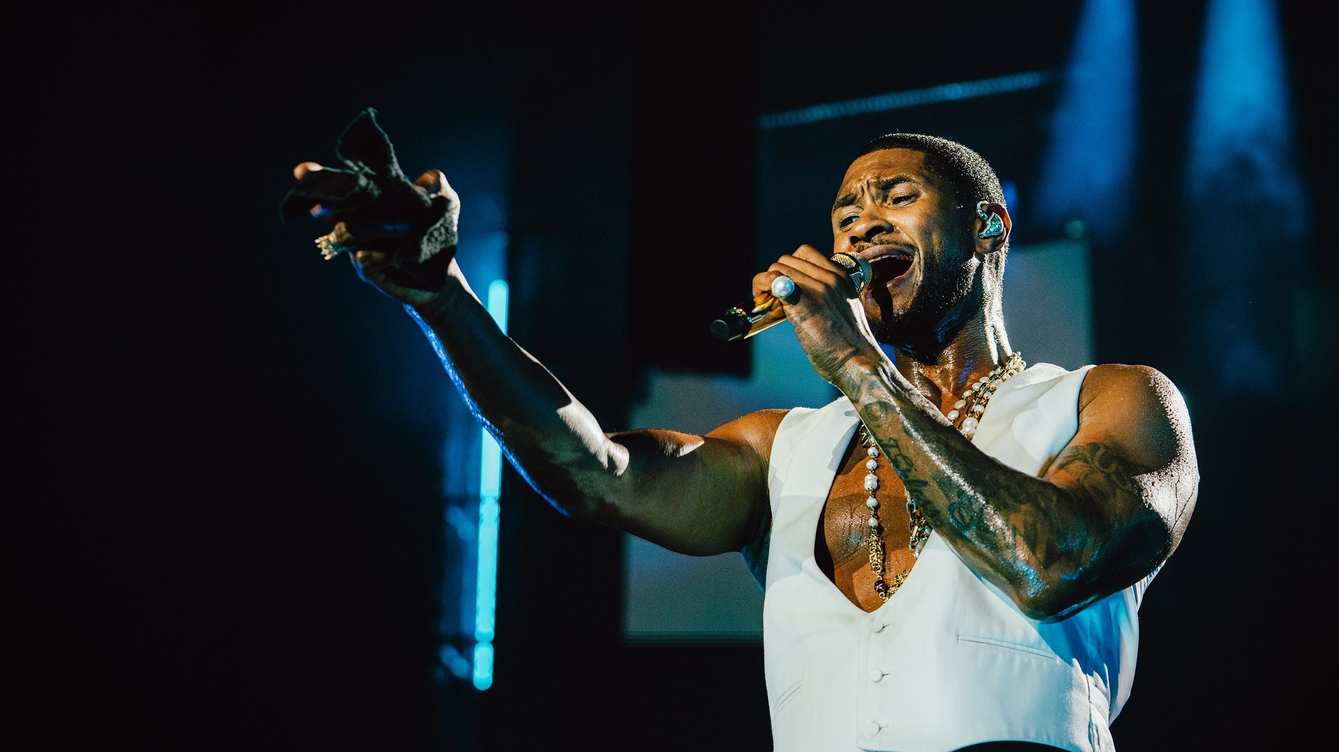 Foto de USHER: RENDEZVOUS IN PARIS