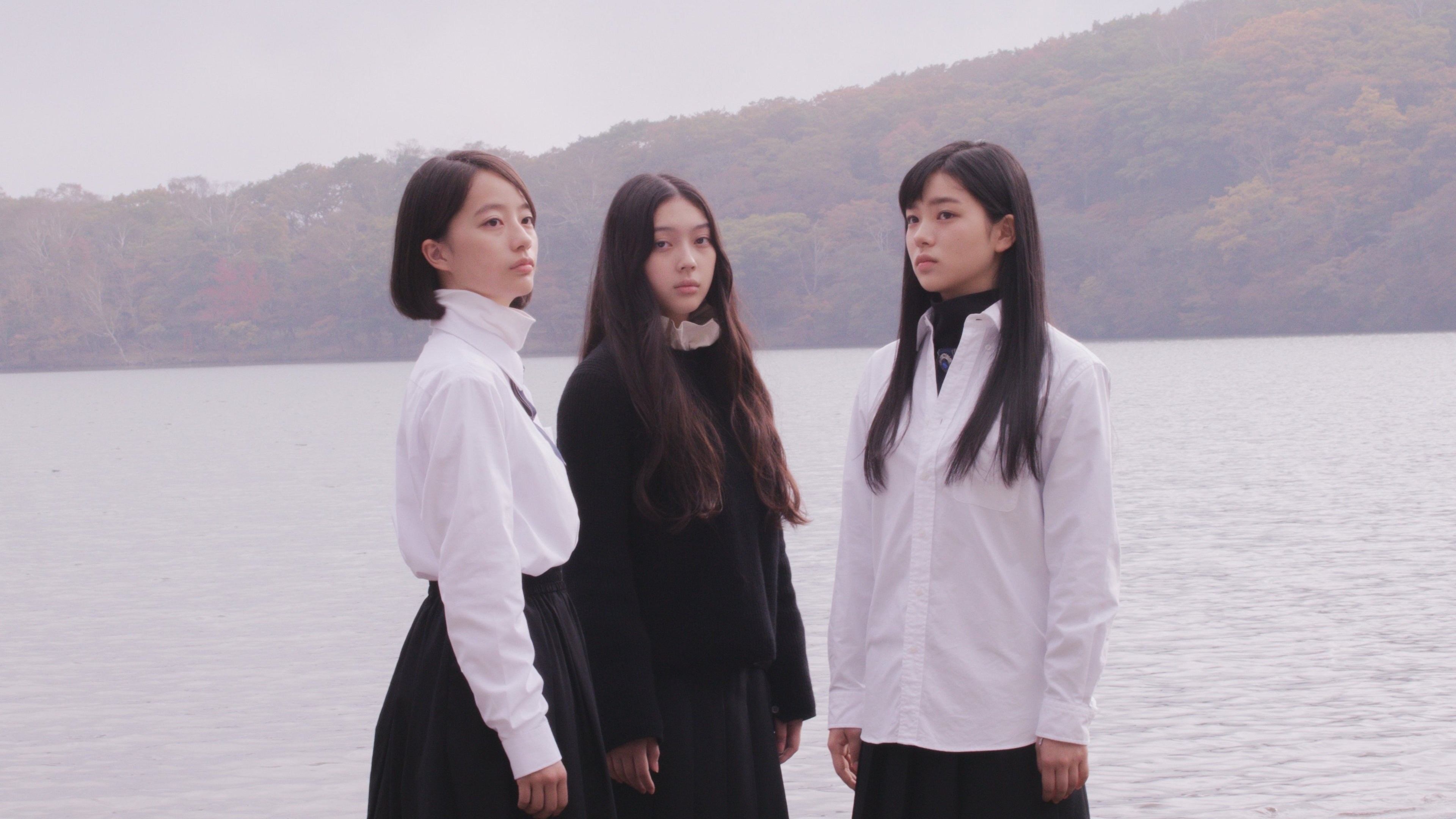 Foto de WHITE FLOWERS AND FRUITS