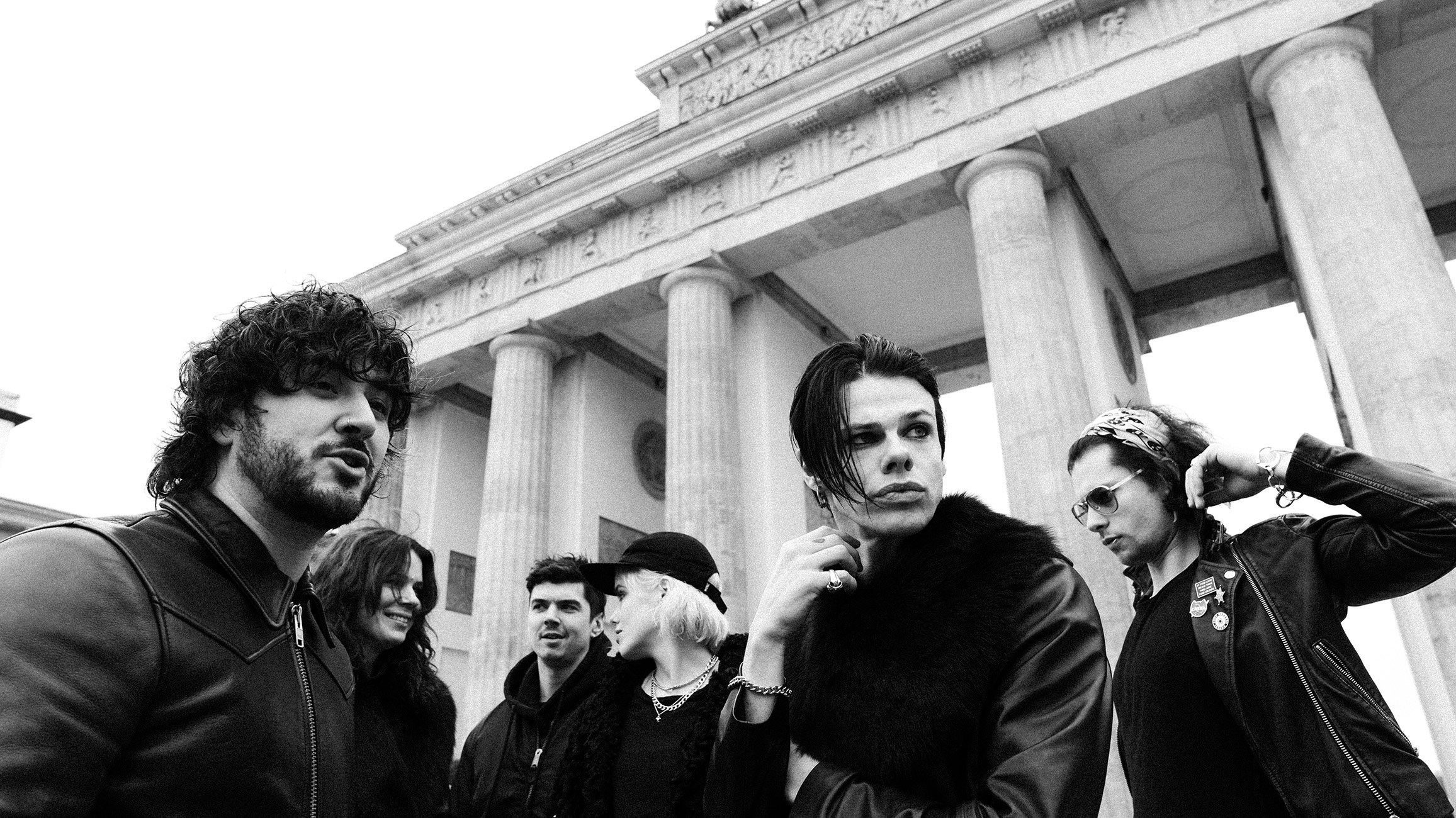 Foto de YUNGBLUD: ARE YOU READY, BOY?