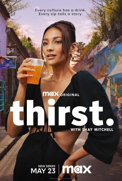 Bebiendo con Shay Mitchell