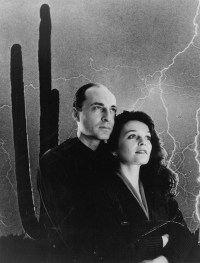 Serie Alive from Off Center