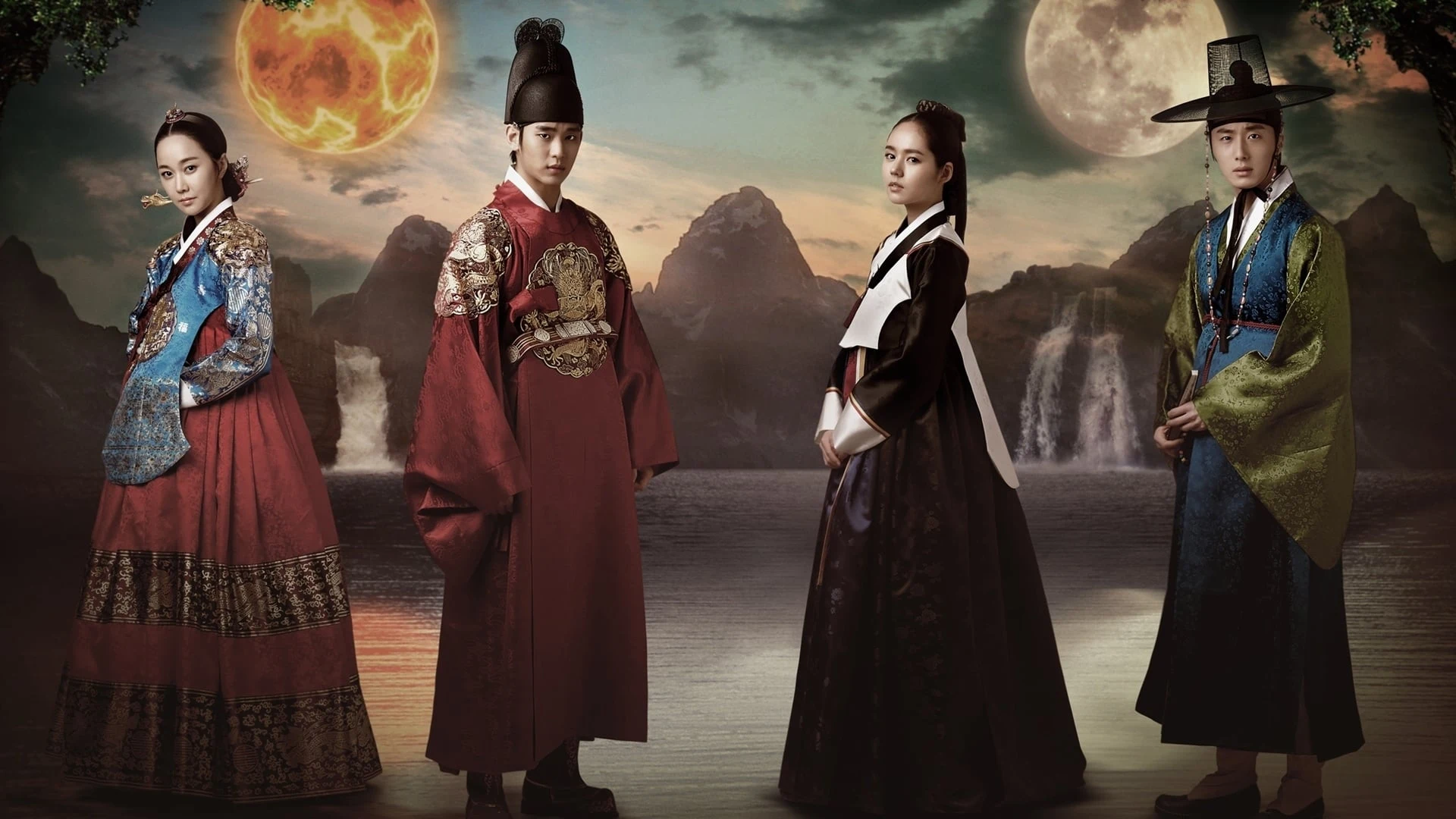 Foto de The Moon Embracing the Sun