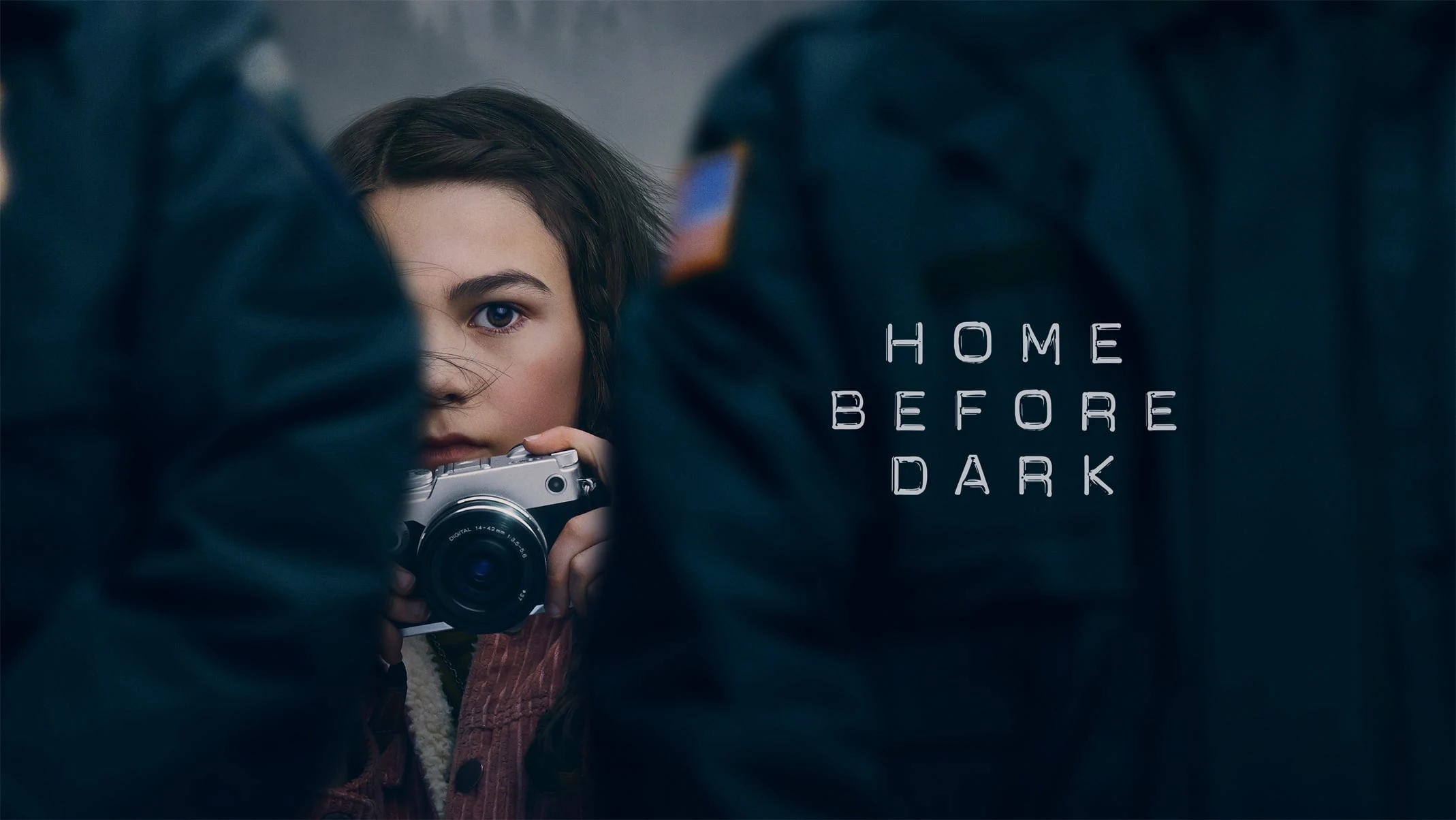 Foto de Home Before Dark