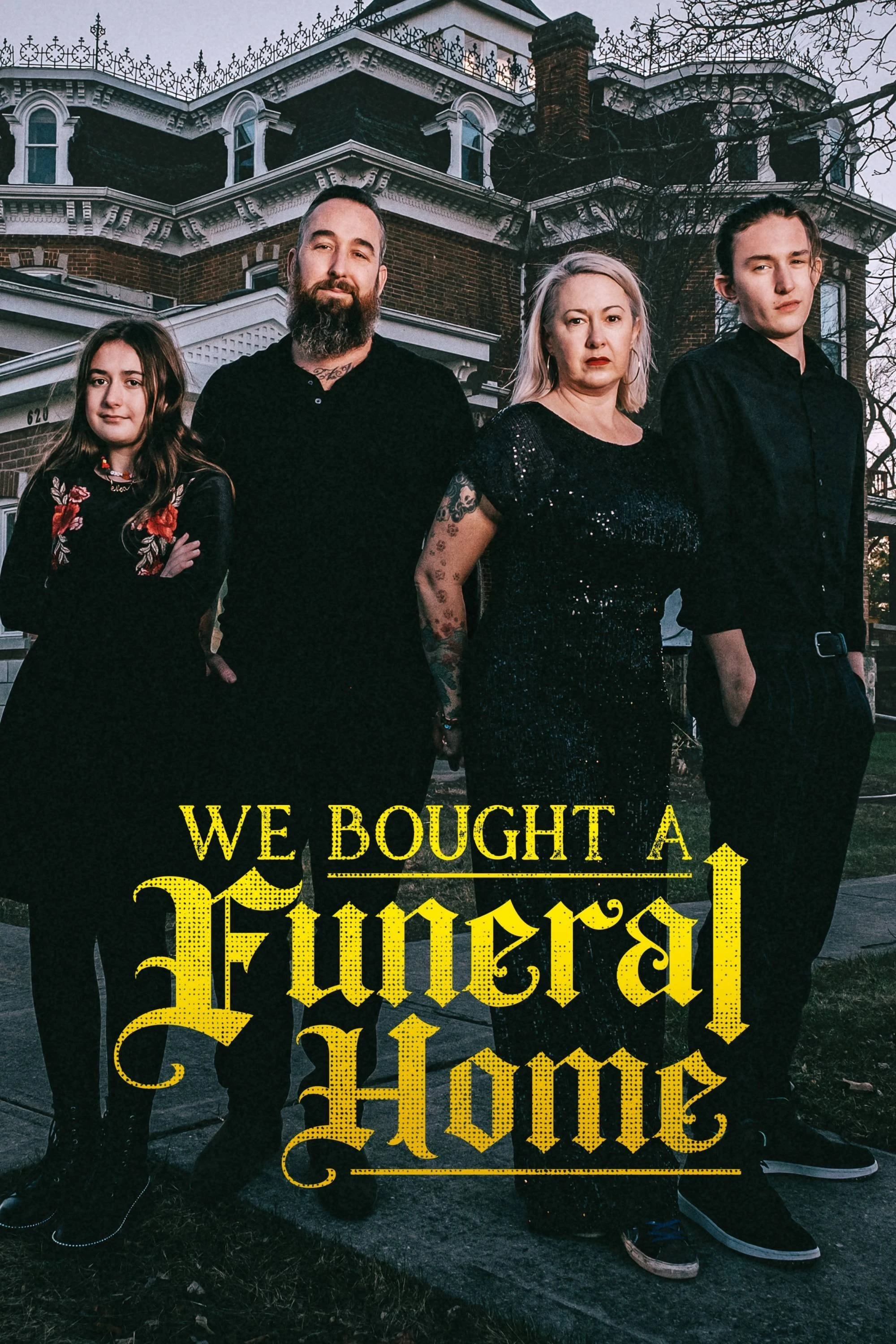 Poster  de Mi casa era una funeraria en inglés