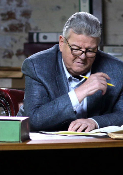 Poster  de la temporada 2 de Robbie Coltrane's Critical Evidence