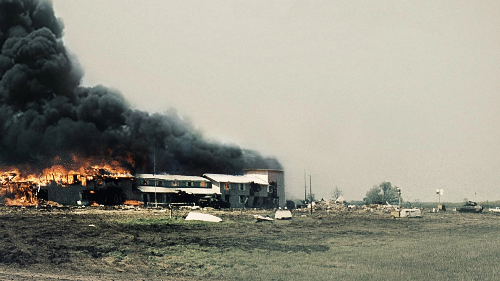 Foto de Waco: Madman or Messiah