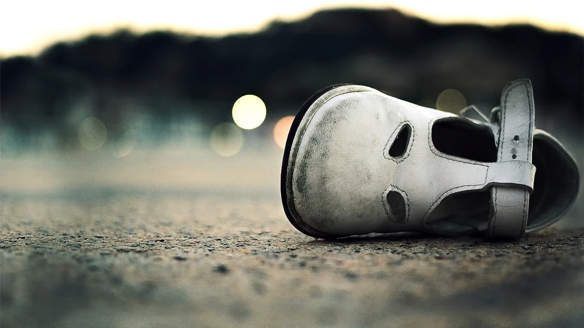 Foto de When Missing Turns to Murder