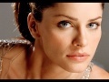 Amanda Peet