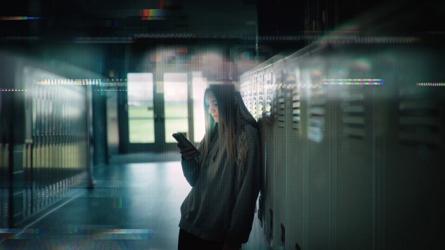 Número desconocido: Falsa identidad en el Instituto