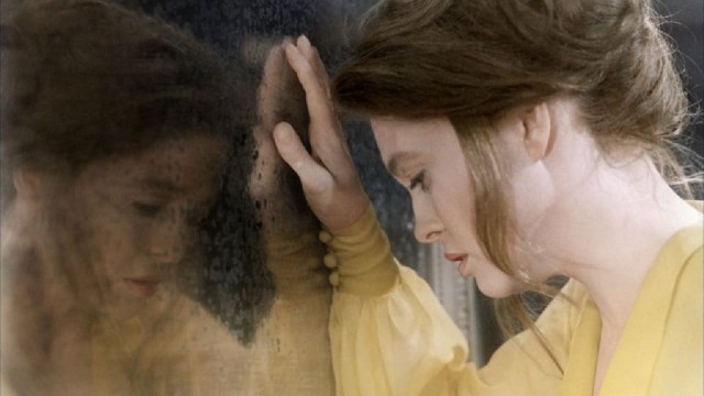 La mansión bajo los árboles