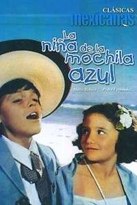 La niña de la mochila azul