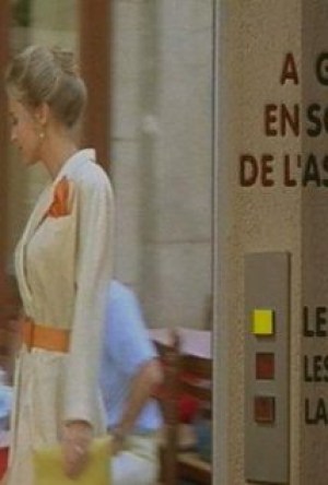 À gauche en sortant de l'ascenseur