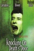 Película Knocking on Death's Door