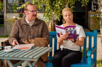 Ella Schön - Una verdad a medias