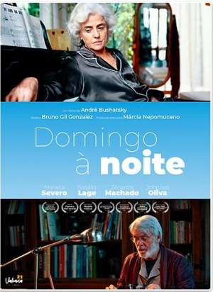 Domingo à Noite