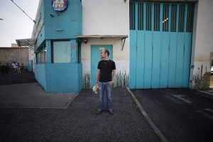 A bove ante, ab asino retro, a stulto undique caveto
