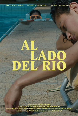 Al lado del río