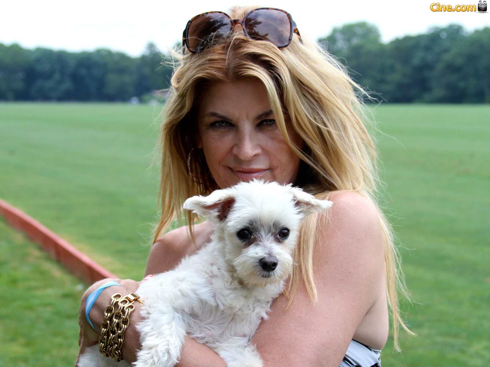 Fondo de pantalla de Kirstie Alley